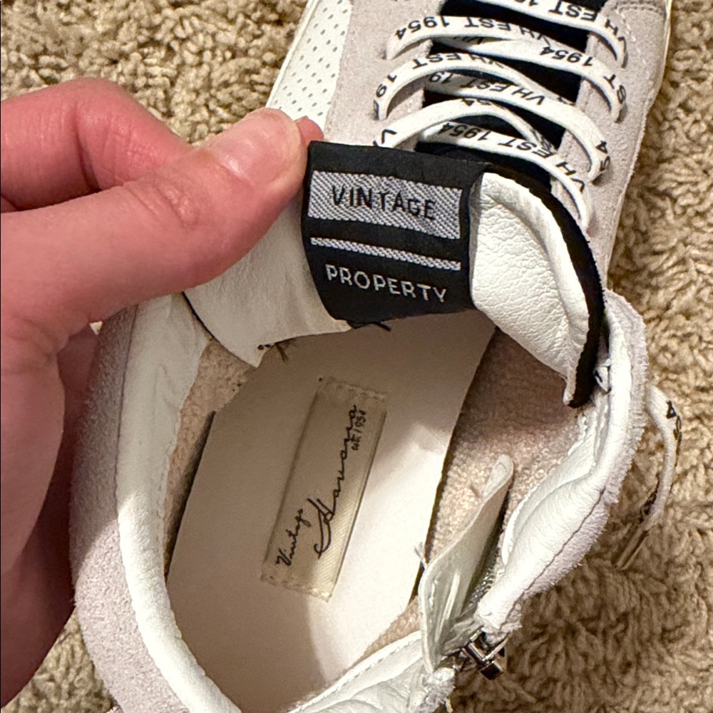 Vintage Havana Black and White Star Sneakers - Picture 2 of 3